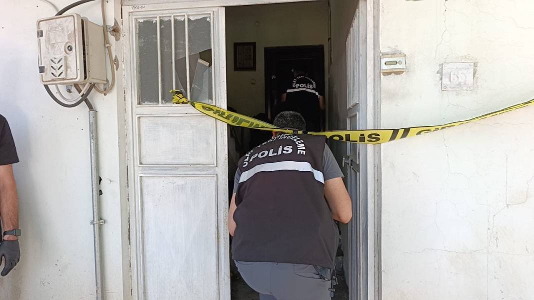 Polis memur arkadaşının evinde ölü bulundu! 1